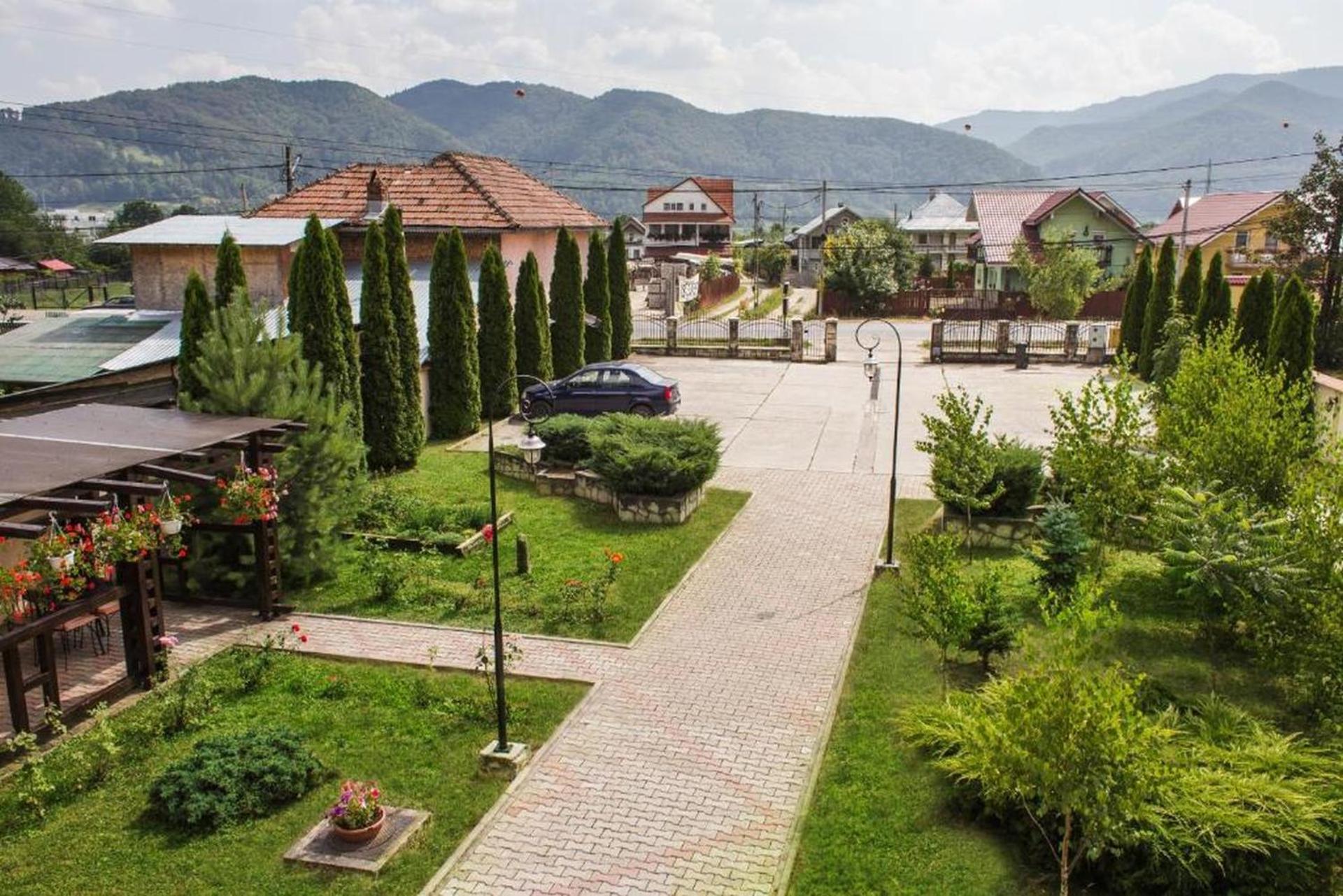 Guest house Pensiunea Roua